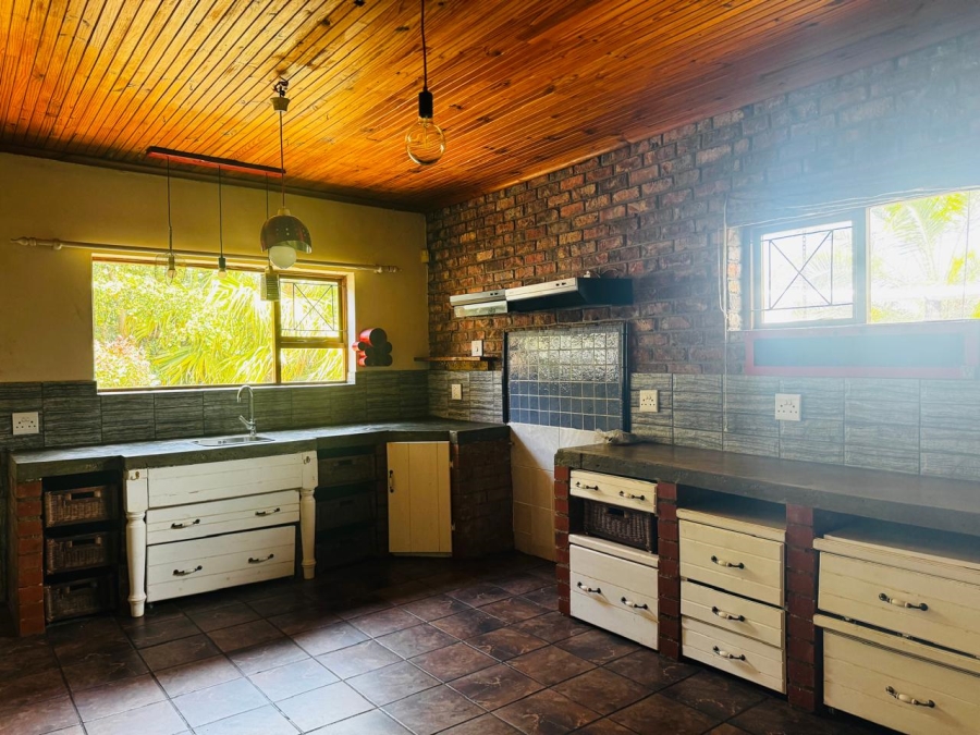 4 Bedroom Property for Sale in C Place Eastern Cape